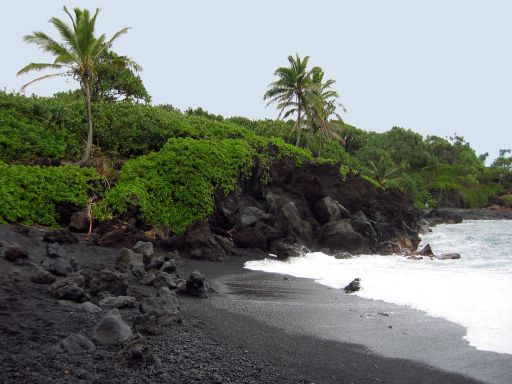 Wai'anapanapa Black Sand Beach