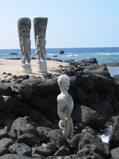 Ki'i near Hale o Keawe