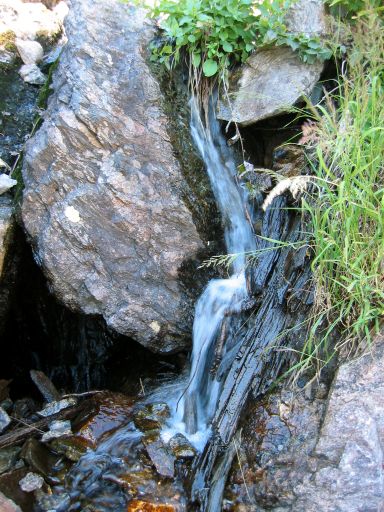 Small Waterfall above Dream Lake